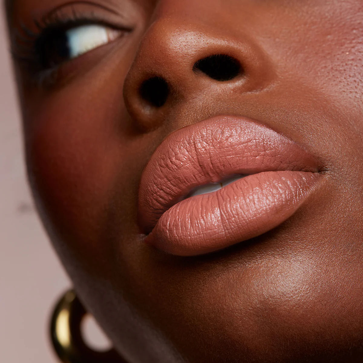 Silky Lip Crème She's Secure