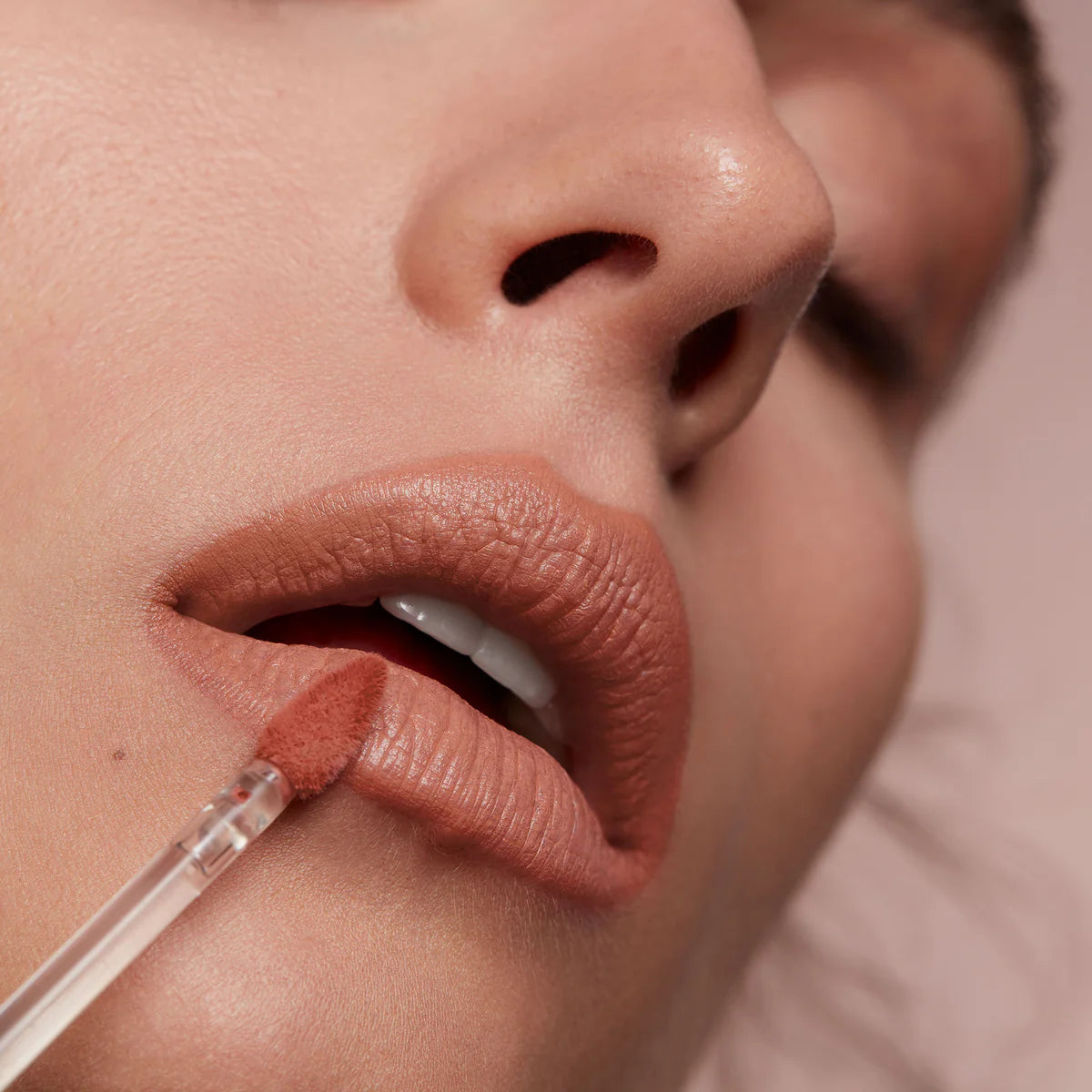 Silky Lip Crème She's Secure